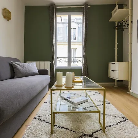 Comfortable Retreat Near Parc Monceau Apartment