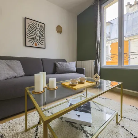 Comfortable Retreat Near Parc Monceau Paris