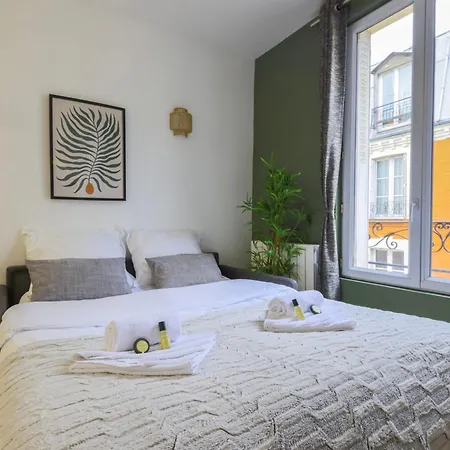Comfortable Retreat Near Parc Monceau Paris